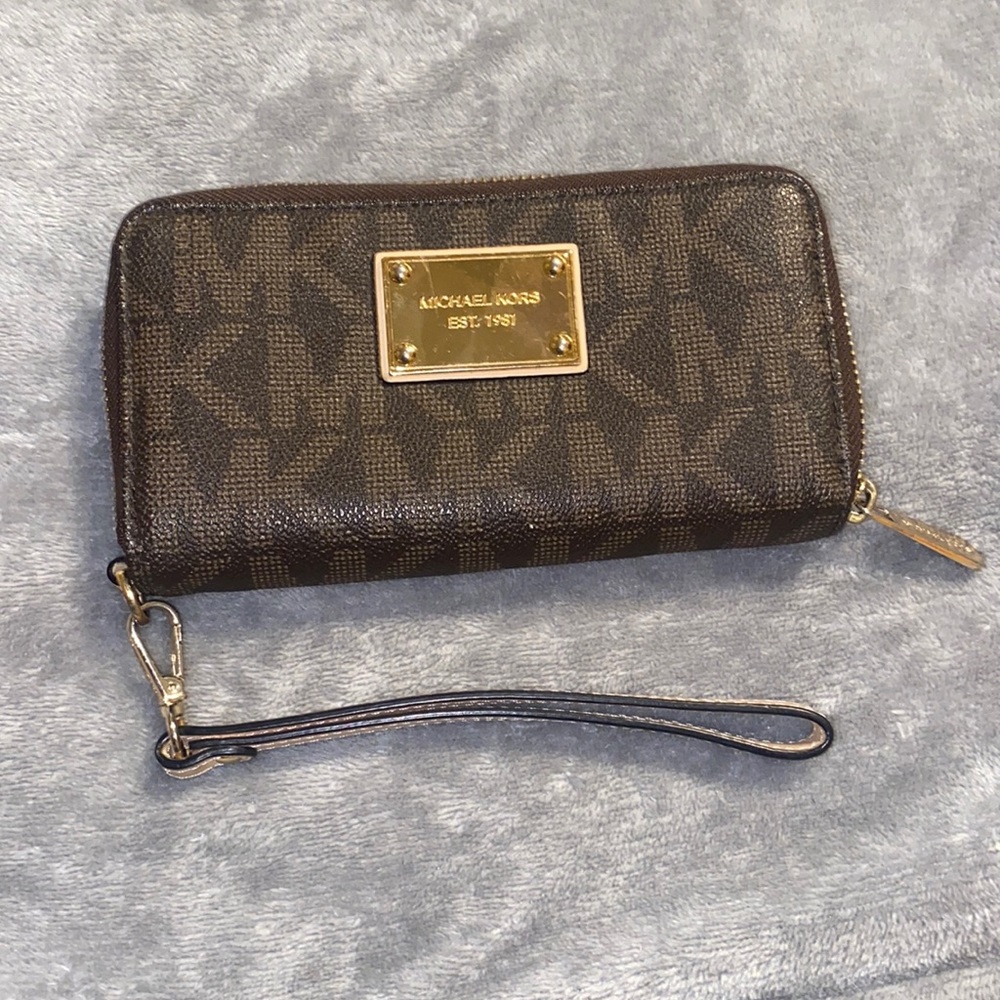 Michael kors wallet